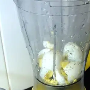 ovo cozido dentro do liquidificador