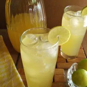 Suco de Abacaxi com Limão