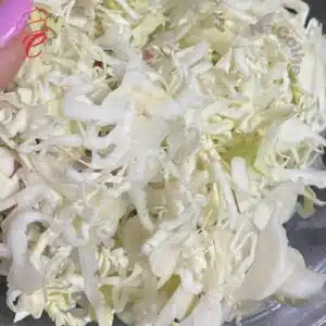 cortar repolho fininho para salada