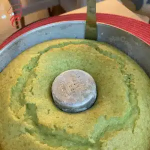 desenformar bolo de limão verde