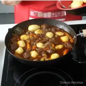 batatas para ensopado de carne