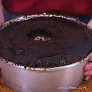 truque para desenformar o bolo chocolatudo