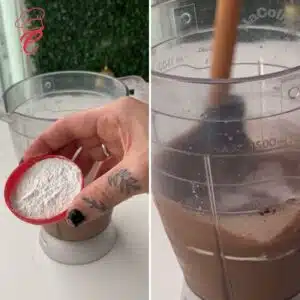 acrescentando fermento para bolo de coca cola